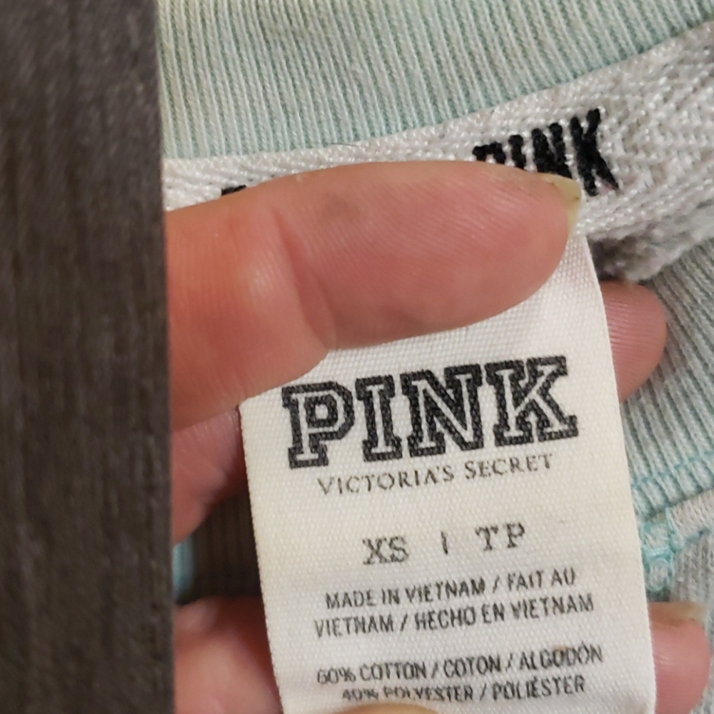 Pink brand sweatshirt - Picture 2 of 6